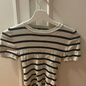 Randig t-shirt  - Jätte skön t-shirt som är ribbad