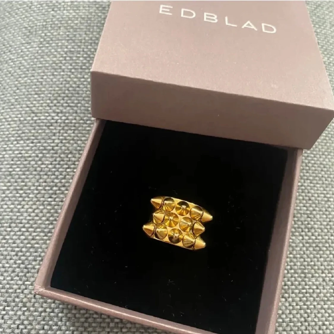 Edblad ring