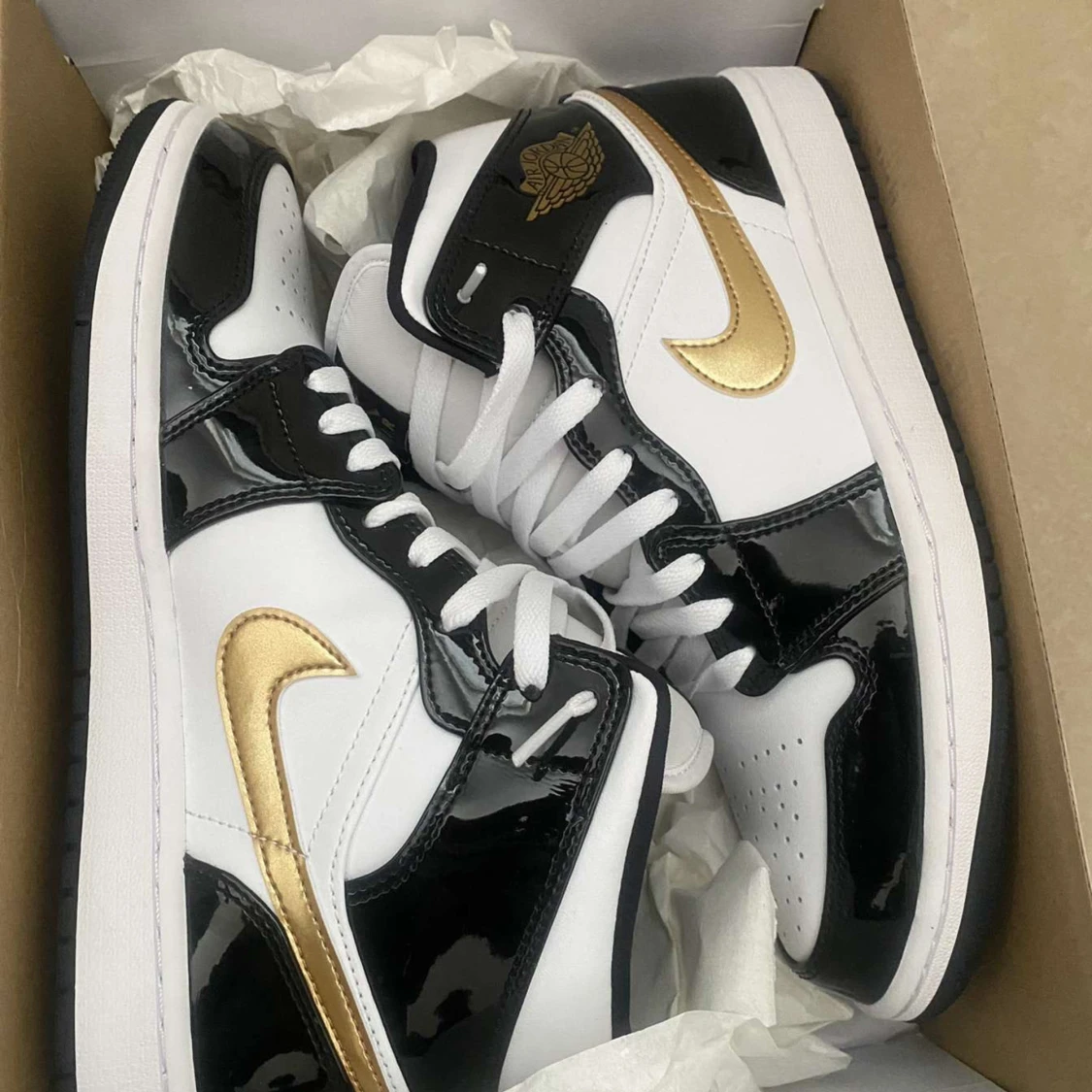Air JORDAN 1 MID BLACK/METALLIC GOLD-WHITE - 90
