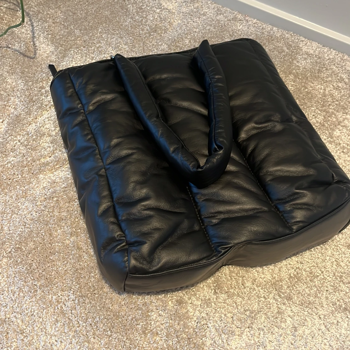 En helt oanvänd väska  - 90