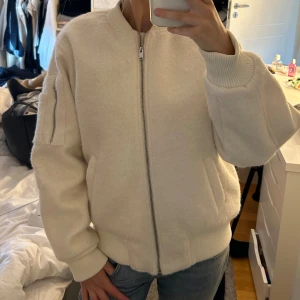 Bomber jacka  - Aldrig använd ifrån hm som inte säljs mer !🩷