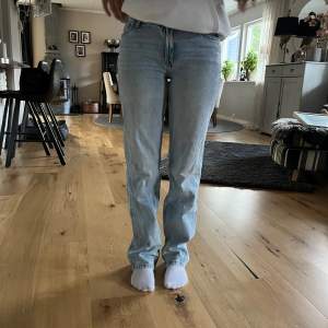 Jätte fina jeans, som tyvärr inte kommer till användning 