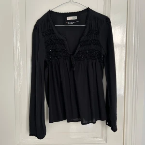 Odd molly blus - Super snygg Odd molly blus som inte ser använd ut🩷passar s-m