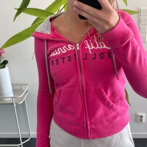 Hollister Hoodie - Säljer min Hollister Hoodie i storlek S