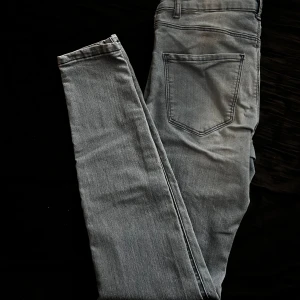 Skinny jeggings  - Oanvända stretchiga. Storlek xs/L32