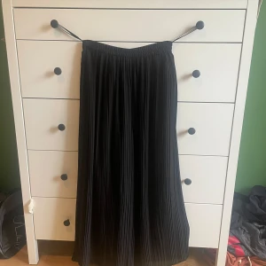 Paloozabyxor från Uniqlo - Knappt använda byxor från Uniqlo 