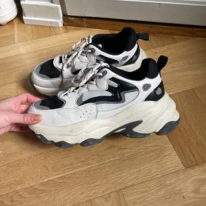 Chunky sneakers - Från Na-kd