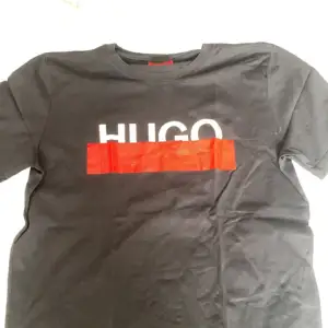 Hej, Äkta Hugo boss t-shirt. 