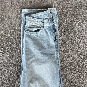 Ljusblå jeans - Vanliga ljusblå jeans 