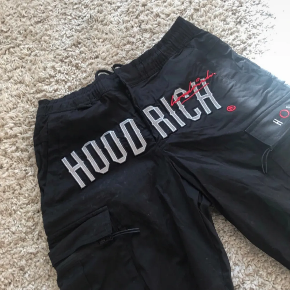 Hood rich pants worn a few times . Jeans & Byxor.