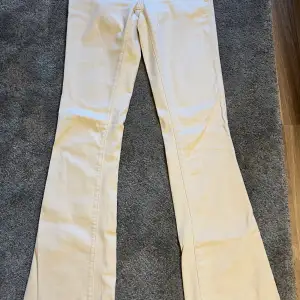 Snygga jeans från only i storlek S/32