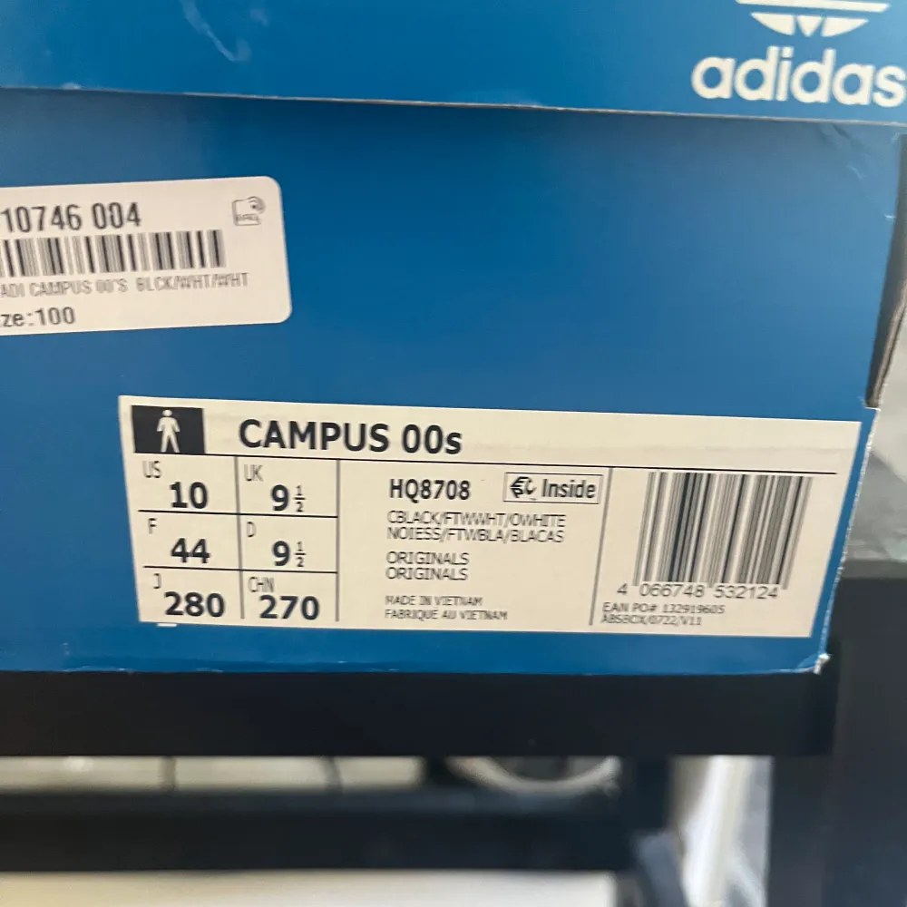 Säljer mina Adidas campus 00. Använt de väldigt sällan och är som nya. . Skor.