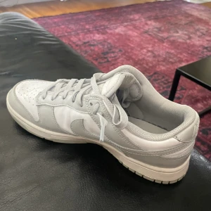 Nike skor - Storlek 42 Sparsamt använd. 