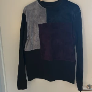 La vichy (Sweatshirt) - Storlek L och den är i väldigt bra skick