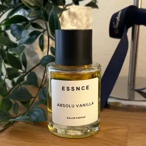 Parfym från ESSNCE med doft av vanilj