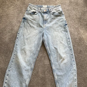 Yourturn Relaxed fit Jeans - Använt ett par gånger men är bra skick. Kontakta om frågor. Storlek är 31:30