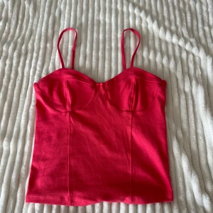 Topp - Jätte fin oanvänd topp från Gina i M!💞