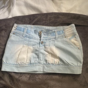 Vintage kjol - Skit cool, perfekt till sommaren! Köp gärna via köp nu🙏