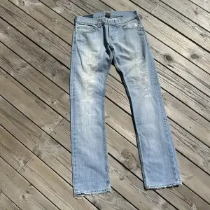 Unika jeans från Dondup i jättebra skick. Storlek 31. Skriv för frågor!