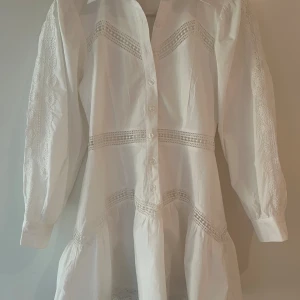 Klänning från Designers Remix - Superfin klänning från Designers Remix. Storlek 12 år. Endast använd en gång så jättefint skick. 