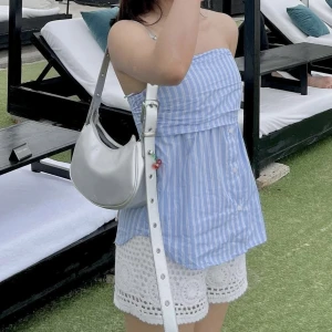 Zara skjort topp - Säljer en så fin topp från zara. Helt oanvönd med prislapp☺️❤️