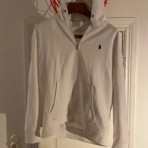 RL zip hoodie - Tja! Säljer denna feta RL zip hoodie. XL. DM för fler frågor