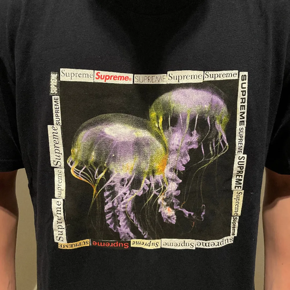 Supreme jellyfish t-shirt. Mycket bra skick! . T-shirts.