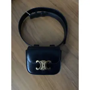 Belt bag Celine Black in shiny leather Used does not come with dustbag