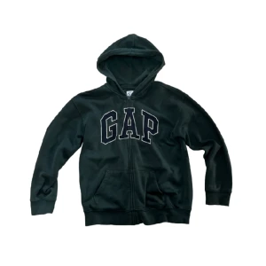 Gap zip up hoodie - Tja! Säljer nu denna feta zip för att den är för liten, inga defekter. Hoppas du vill köpa!