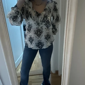 Zara blus - Fin blus som inte kommer till användning💗