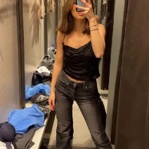 Satin linne - Super fint linne från zara i satin🌟🌟 sparsamt använd och inga defekter!!