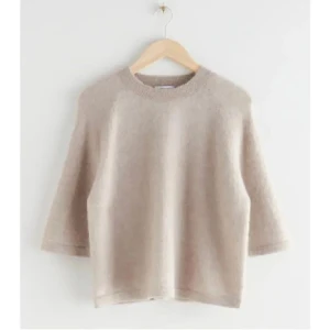 Other Stories Tröja - Säljer denna jättefina other stories tröja, fint skick och inga fläckar på den. 