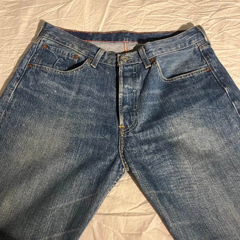 Jätte snygga Lågmidjade bootcut jeans från Levi’s. Perfekt längd för mig som är 168 cm!. Jeans & Byxor.