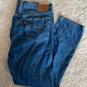 Levis 501 - Knappt använda  W31 L30