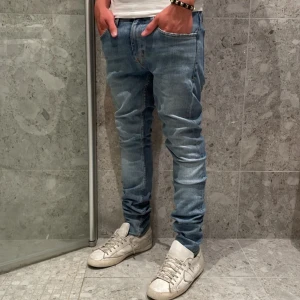 Tiger of Sweden jeans - Hej! Säljer nu ett riktigt par somriga Tiger of Sweden jeans | Strl:28/30 Skick: 10/10 Retail: ca 1800kr | För ytterligare frågor är der bara att skriva 
