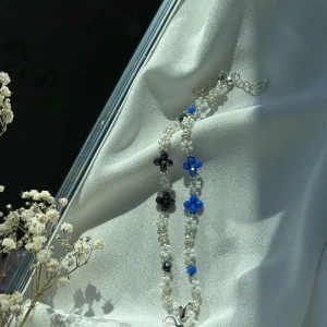 Handgjorda armband 🤍 - .