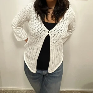 stickad kofta - jätte härlig🍵💖 Sitter som en S!