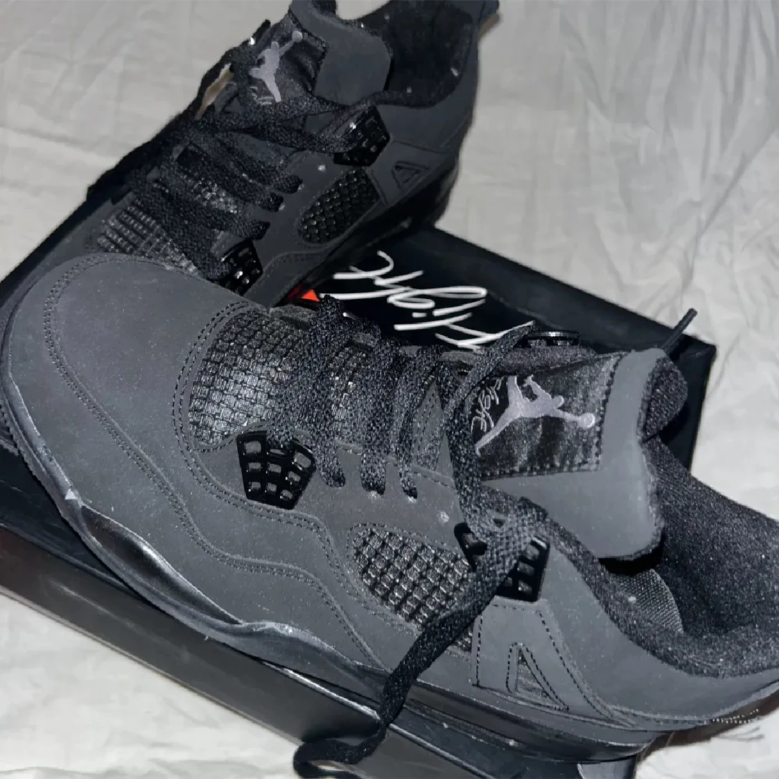 Jordan 4 Black Cats - 90