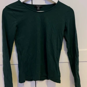 Grön blus - Grön blus i mycket fint skick!