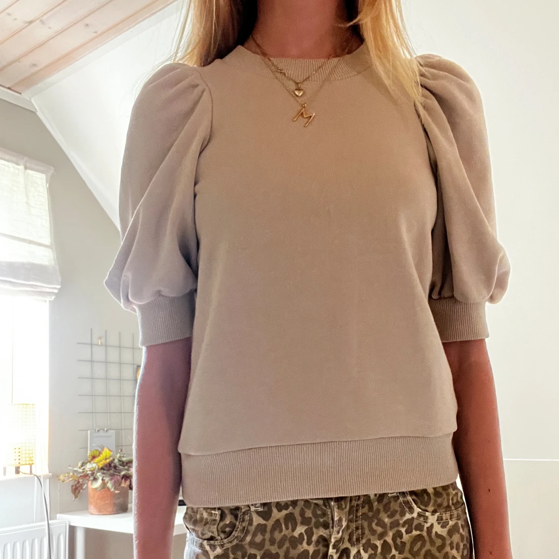 tröja med puffärmar - 91