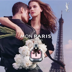 Yves Saint Laurent Mon Paris Eau de Parfum - En feminin doft inspirerad av Paris, kärlekens stad. Röda bär och päron utstrålar omedelbart sensualitet och femininitet. Den exotiska vita daturan, doftens själ, gestaltar lust och förför sinnena. Slutligen balanseras denna moderna och djärva blommi