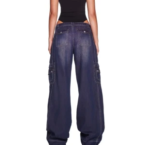 Snygga I.AM.GIA  byxor - Såå snygga byxor från I.AM.GIA!  De kostar 1580kr på hemsidan. Skulle säga de är normala i storleken. Hör av dig om du vill ha exakta mått, annars borde det finnas på deras hemsida🥰 