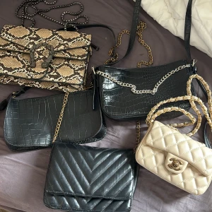 Handväskor  - Säljs billigt fårn 25kr! Till 75kr!