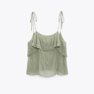 Zara topp  - Grön topp från zara som jag aldrig använt 💚