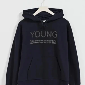 Mörkblå hoddie  - En mörkblå hoddie från gina med glitter stenar på!❤️skriv privat för fler bilder. andvänd ett fåtal gånger. (Slutsåld på ginatricots hemsida)
