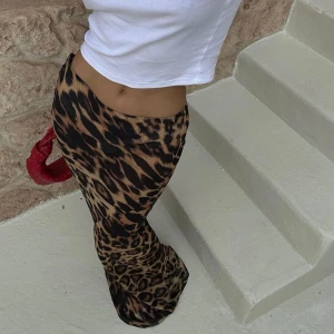 Leopard kjol - Säljer denna långa leopard kjol då jag inte känner att det är min stil. Den är bara testad, passar xs-s💕