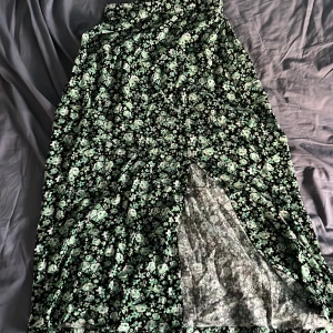 Söt kjol - Säljer den här söta kjolen från Lindex då den inte kommer till användning. Använd kanske 5 gånger och är i bra skick.