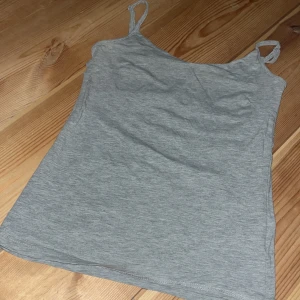 Linne  - Från lager 157.  Xs  Grå Bra skick 15kr