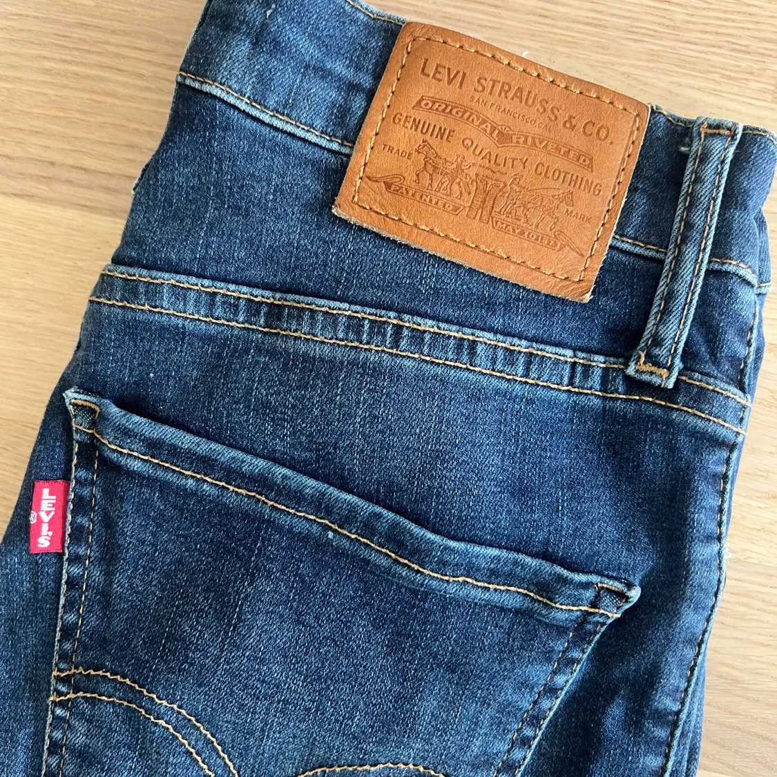 Levis Jeans - 90