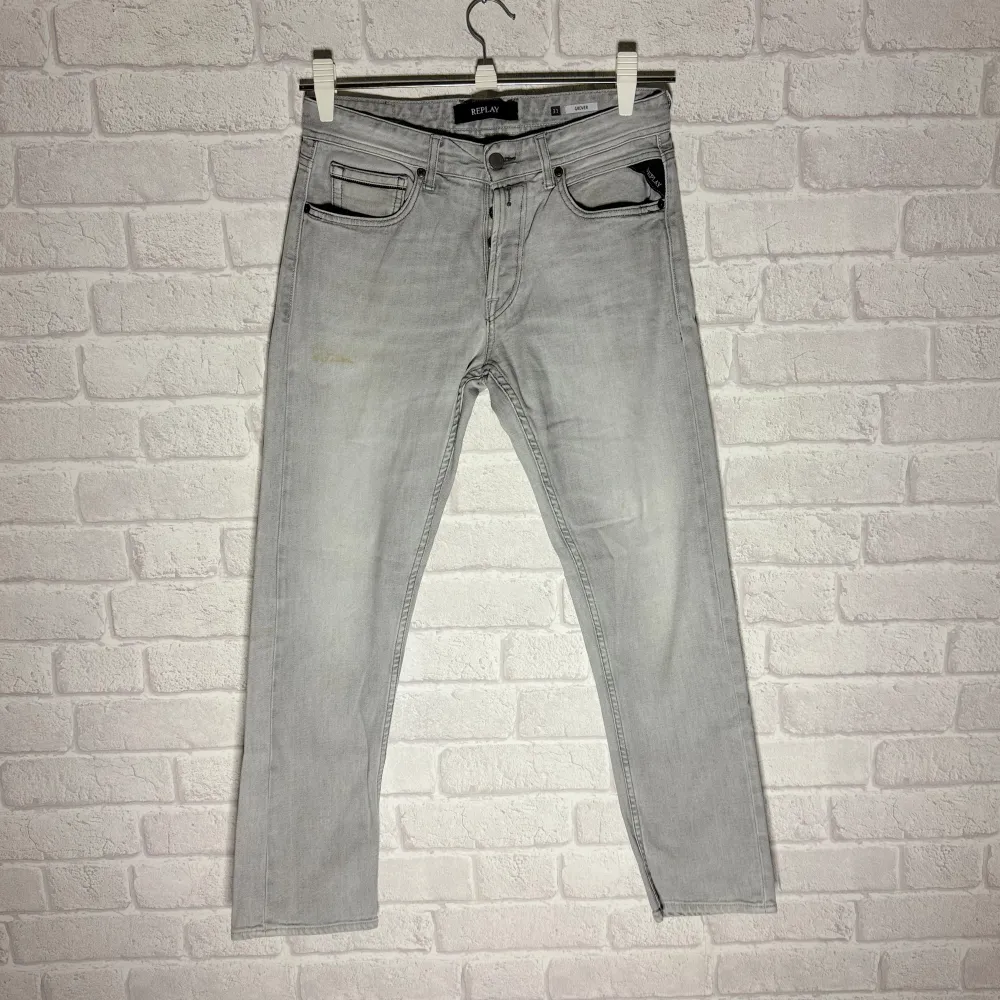 | riktigt snygga Replay Jeans | Storlek 31/30 | Bra skick utom liten fläk som nog kan gå bort med en tvätt | Pris 299 |. Jeans & Byxor.